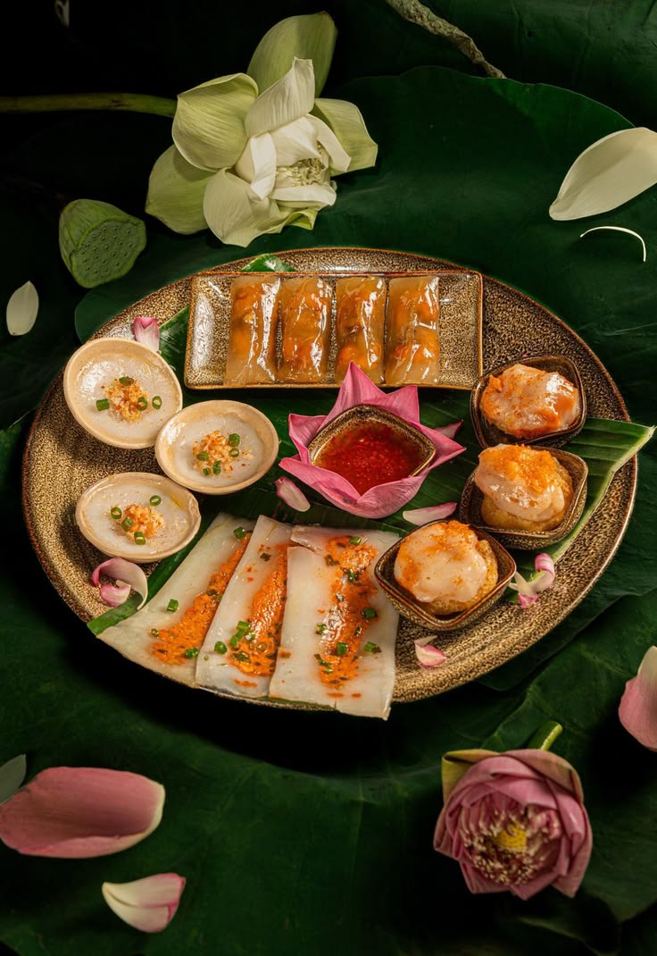 Thưởng bánh Huế: khám phá hương vị qua những phần bánh nhỏ